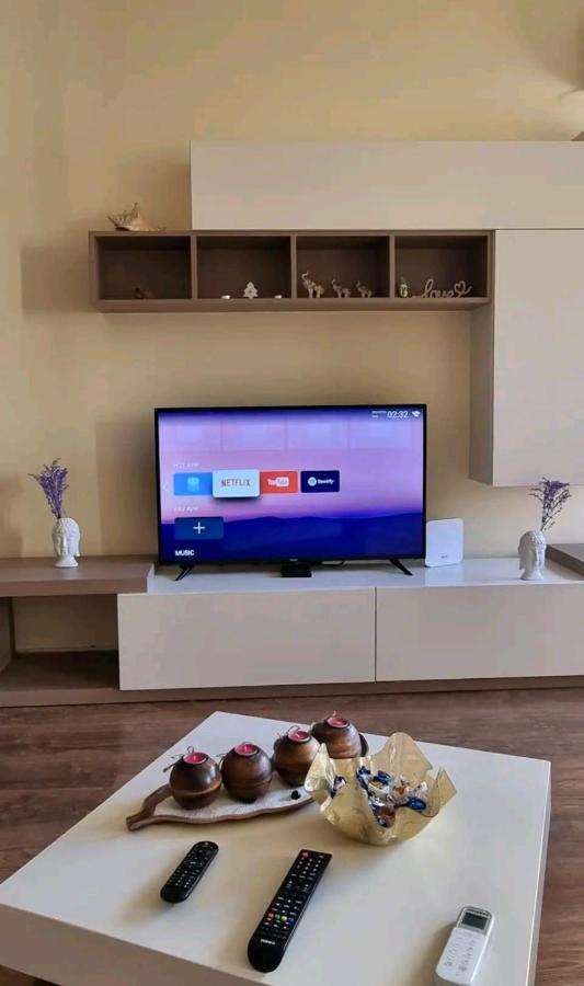 New & Great Located Apartment Near Center Tirana Exterior foto